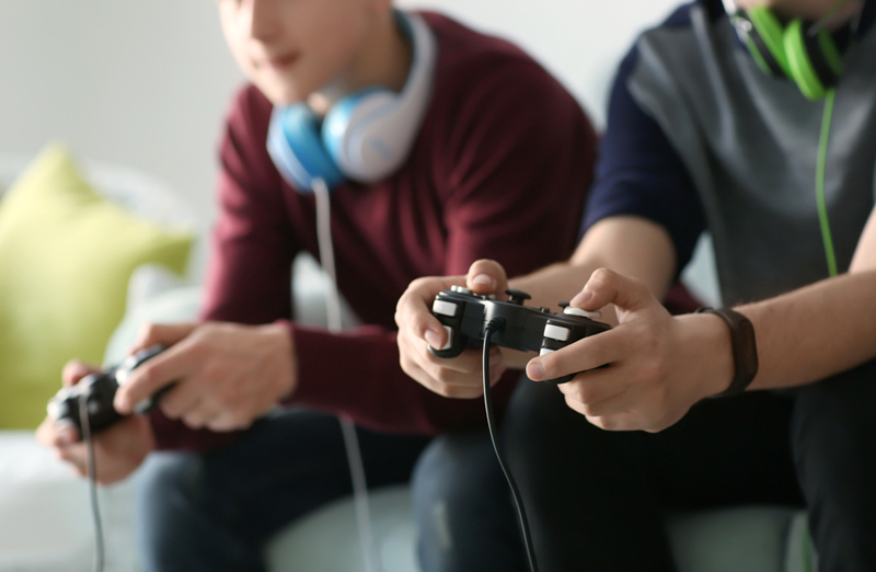 ゲームする人の画像